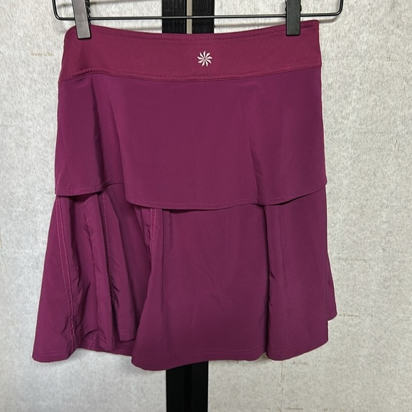 Athleta Wherever Skirt Skort Size 2 Purple Magenta Stretch Tiered Built In Short - Picture 6 of 6